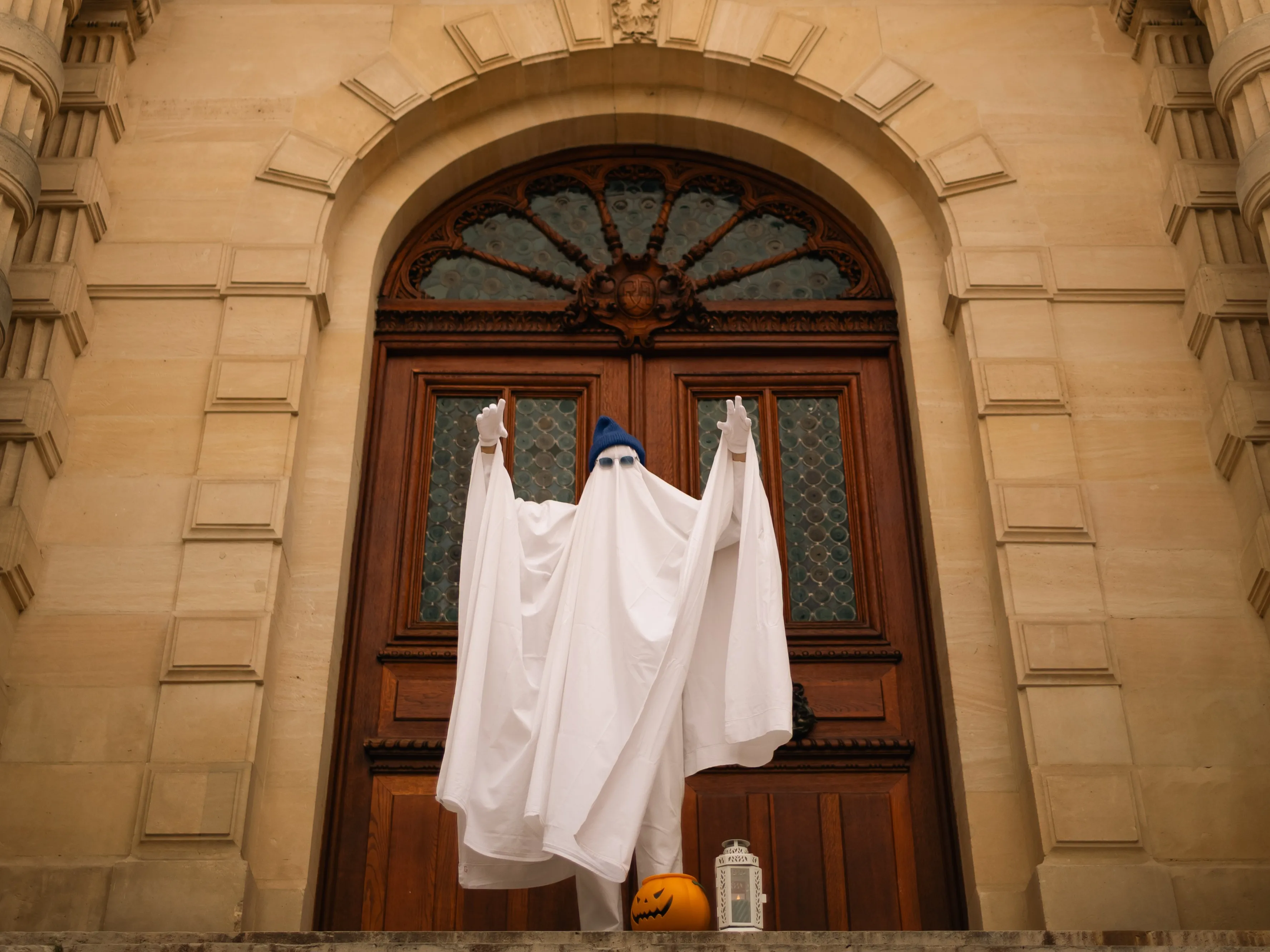 LE FANTÔME DE L'HÔTEL DE VILLE