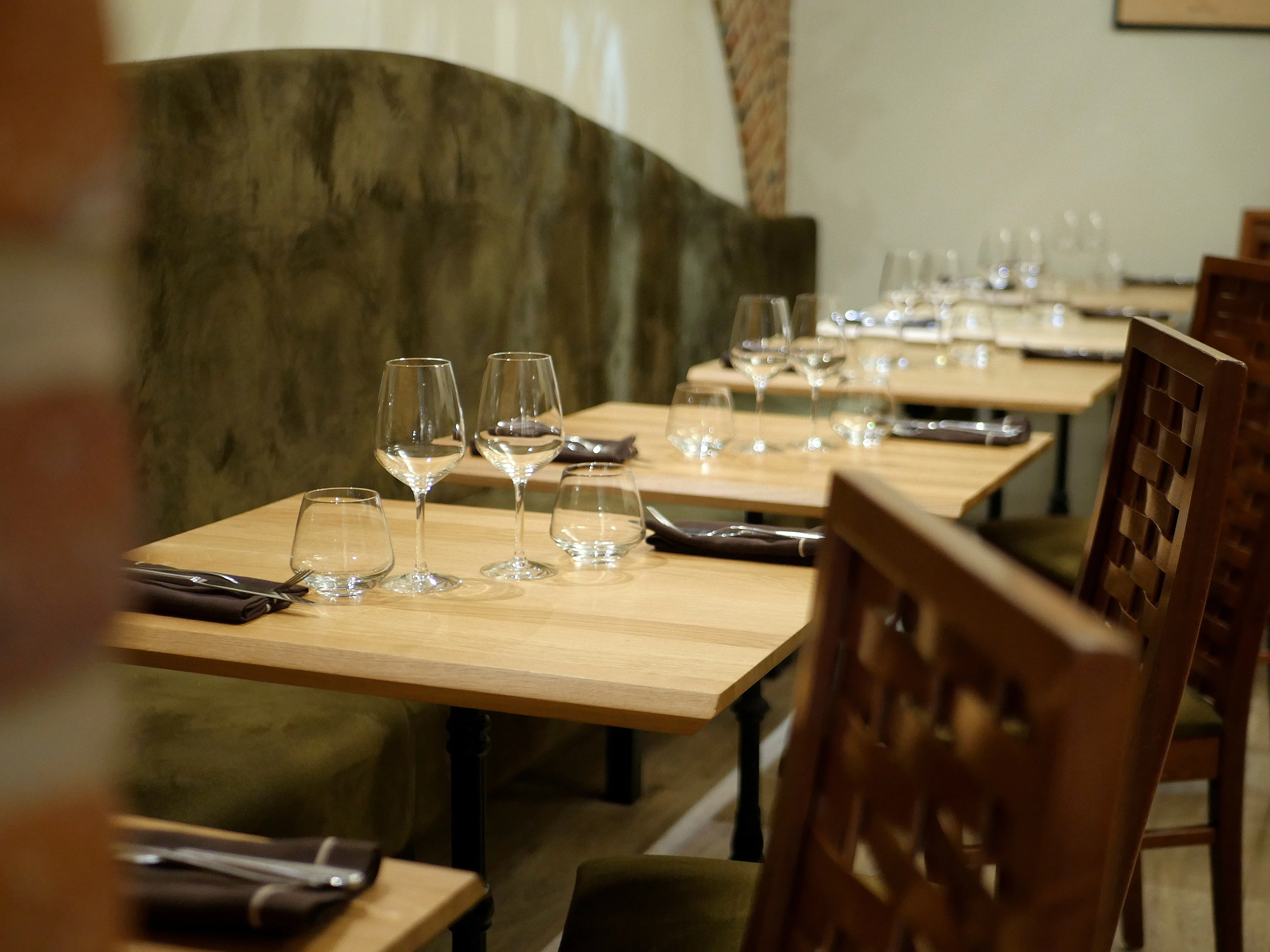 LA BONNE TABLE QUI COULE DE SOURCE