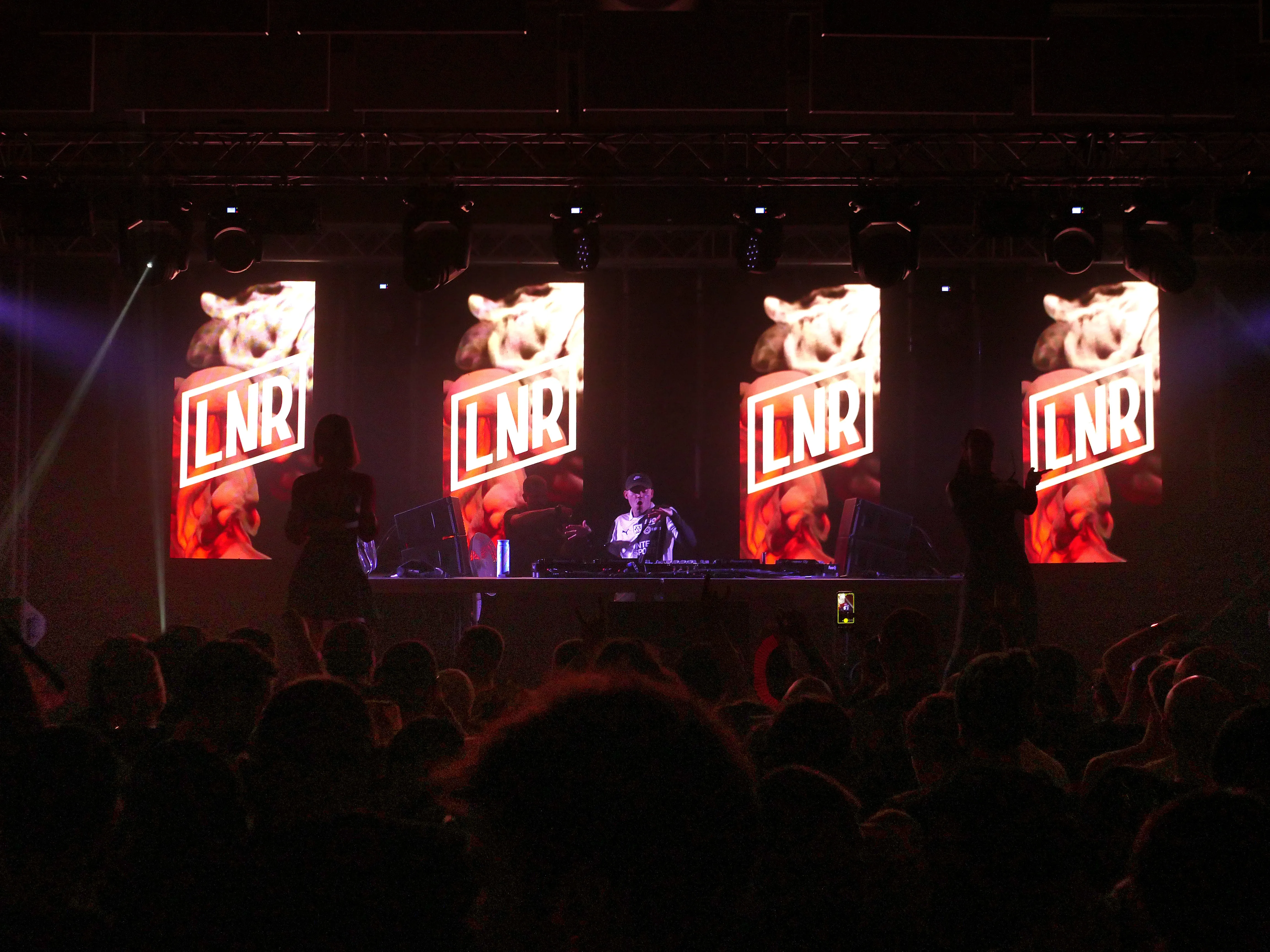 UNE PREMIÈRE QUI MARQUE LE HARD