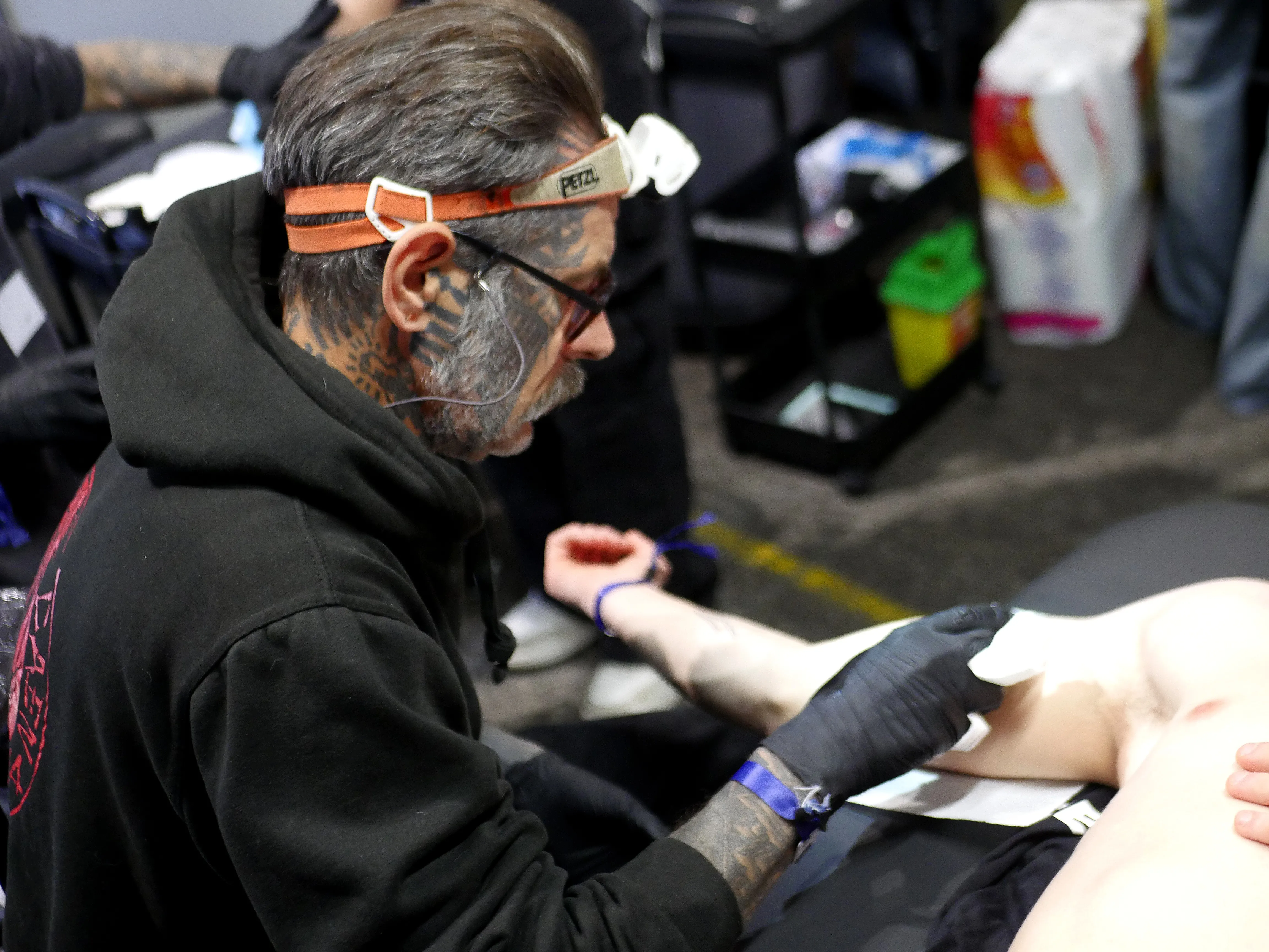 UNE PREMIÈRE QUI MARQUE LE HARD