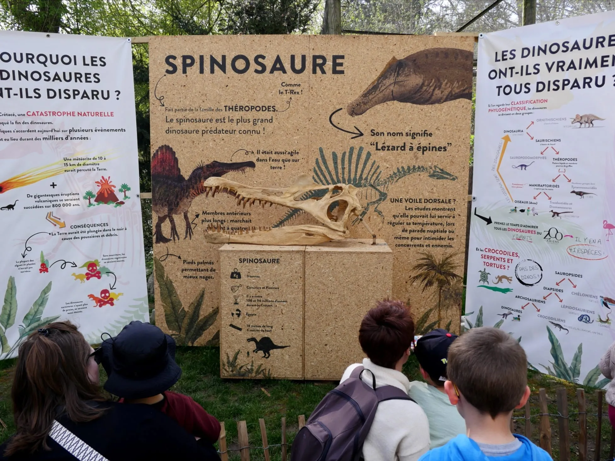DES DINOS AU ZOO
