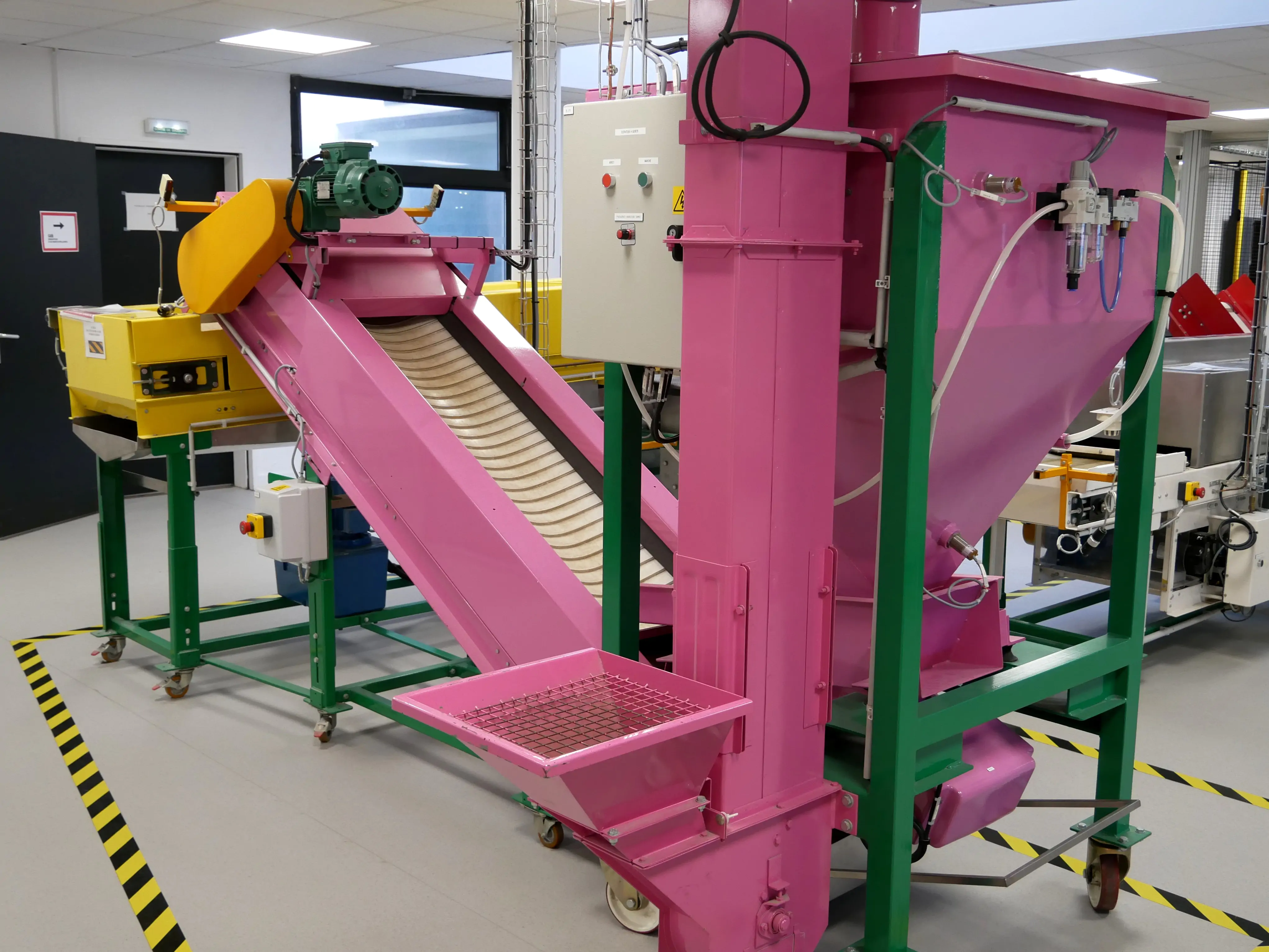 UNE SOUCOUPE POUR LES INGÉNIEURS