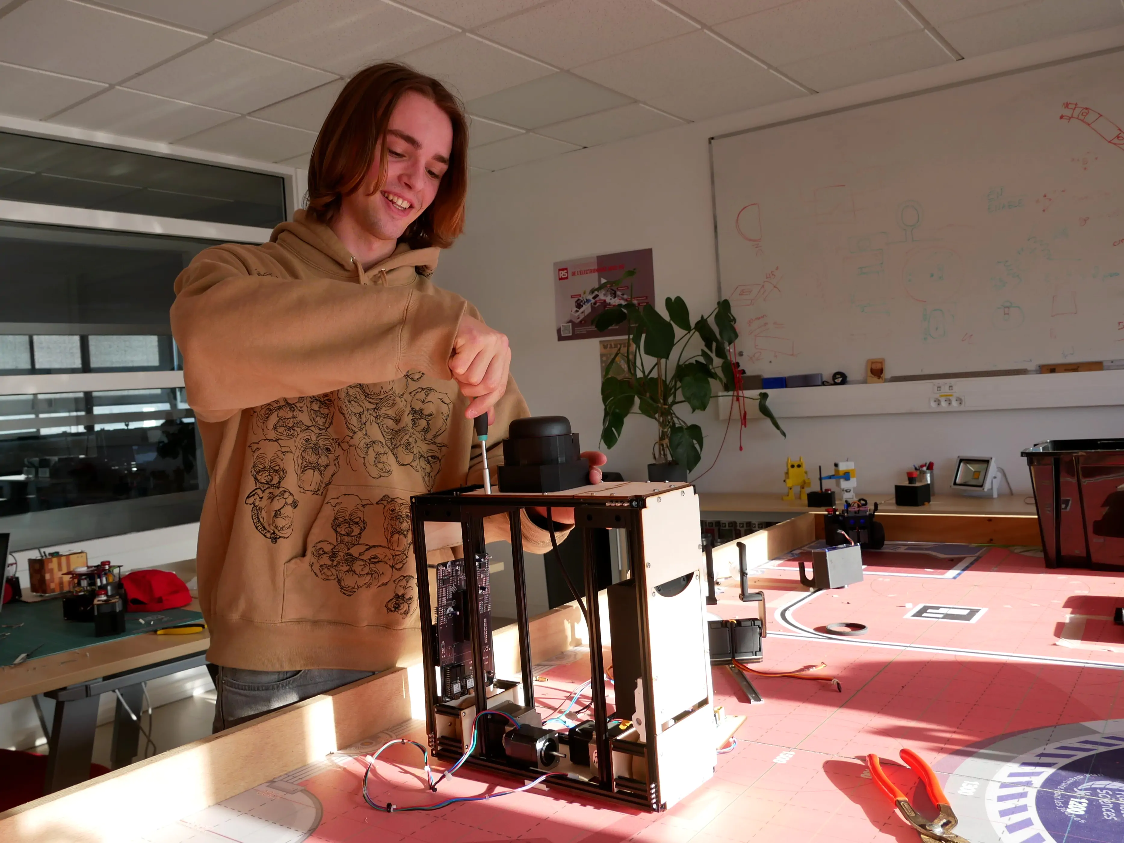 UNE SOUCOUPE POUR LES INGÉNIEURS