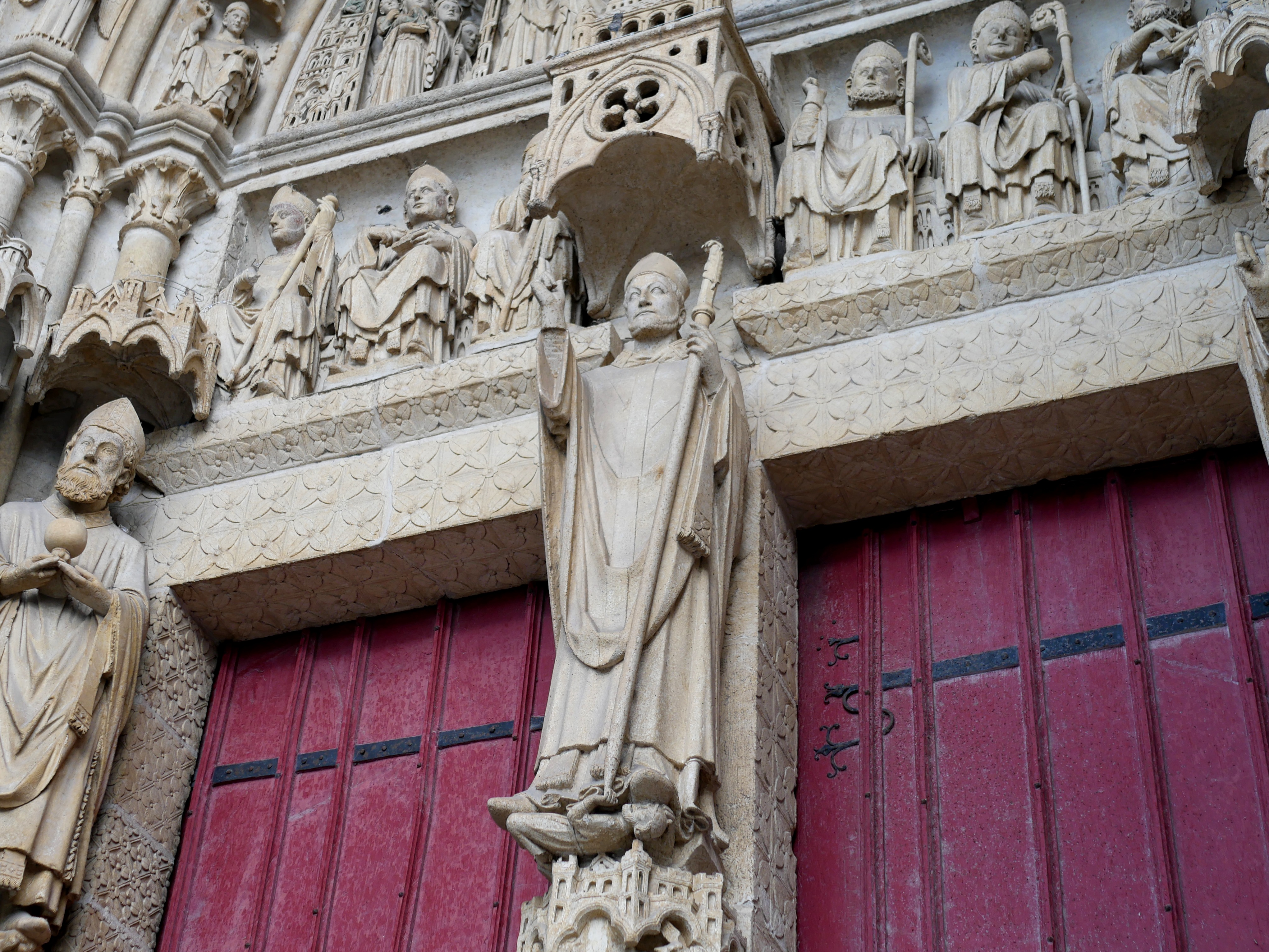 LES SIGNES DU ZODIAQUE... EN PIERRE