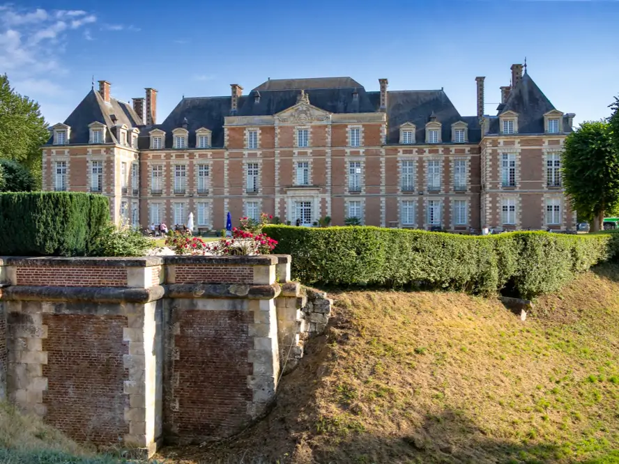 10 ANS MARQUÉS PAR LES ÉLÉMENTS