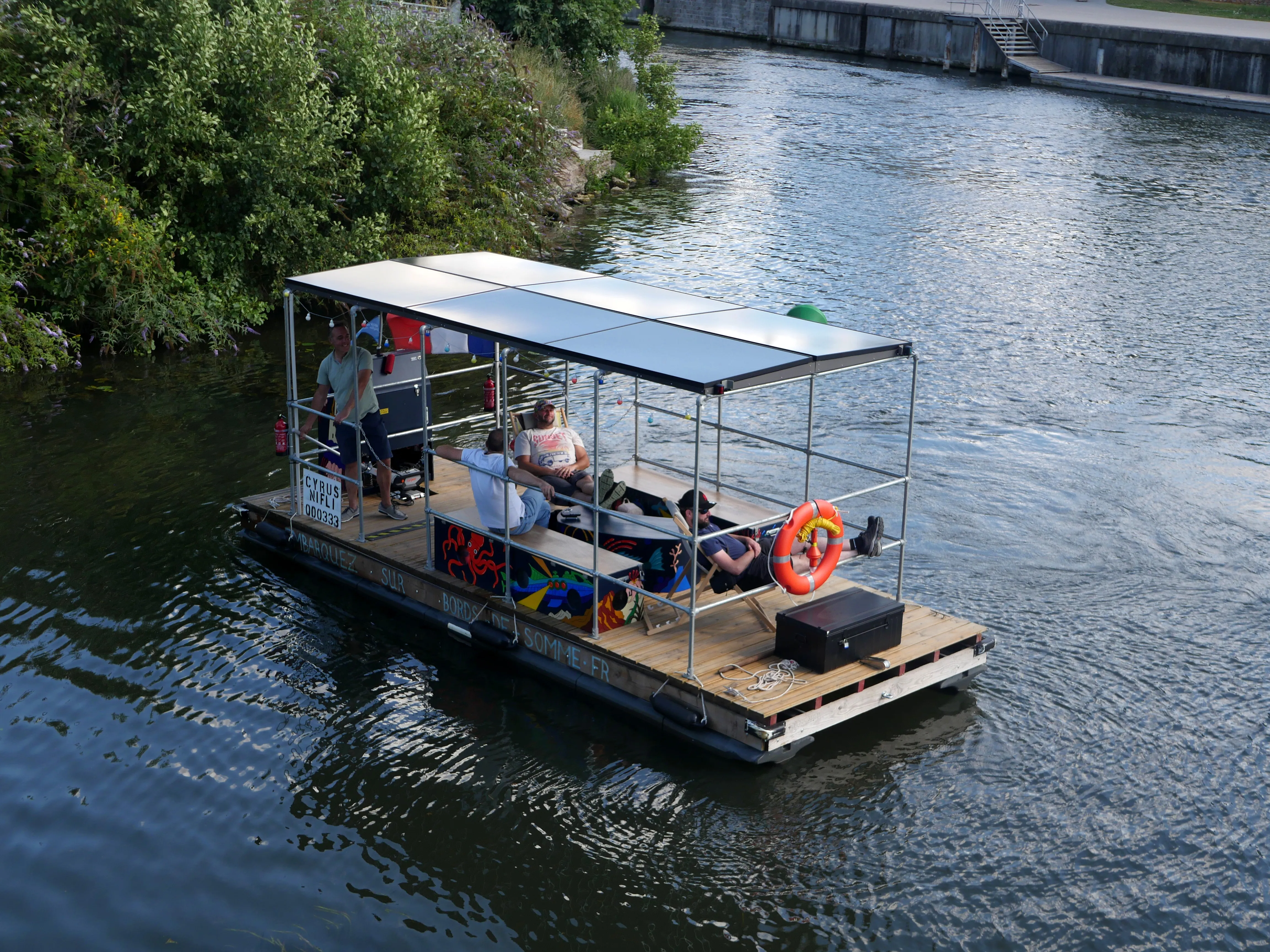 Balade en bateau solaire à Amiens
