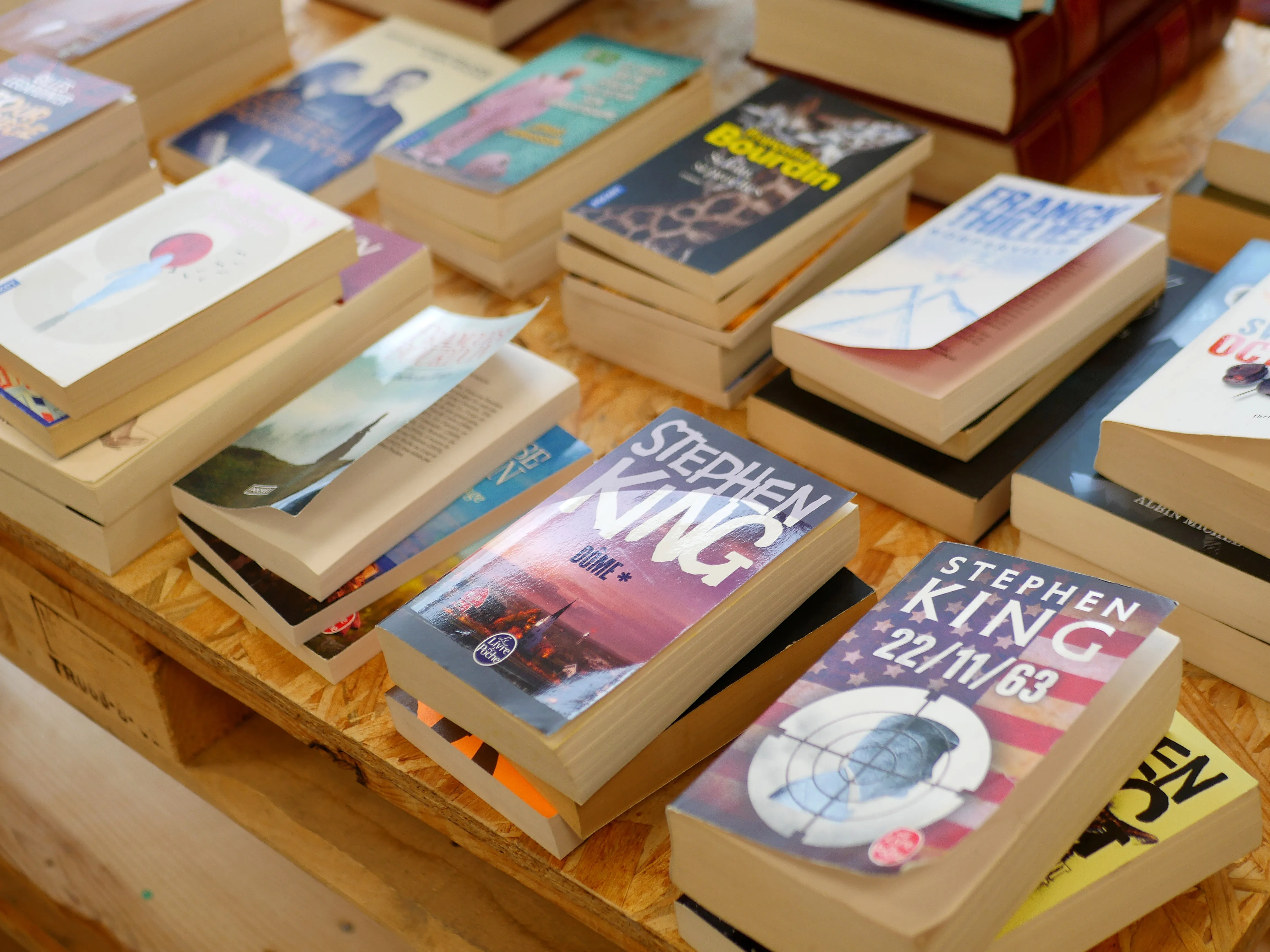 Une librairie solidaire et friperie engagée