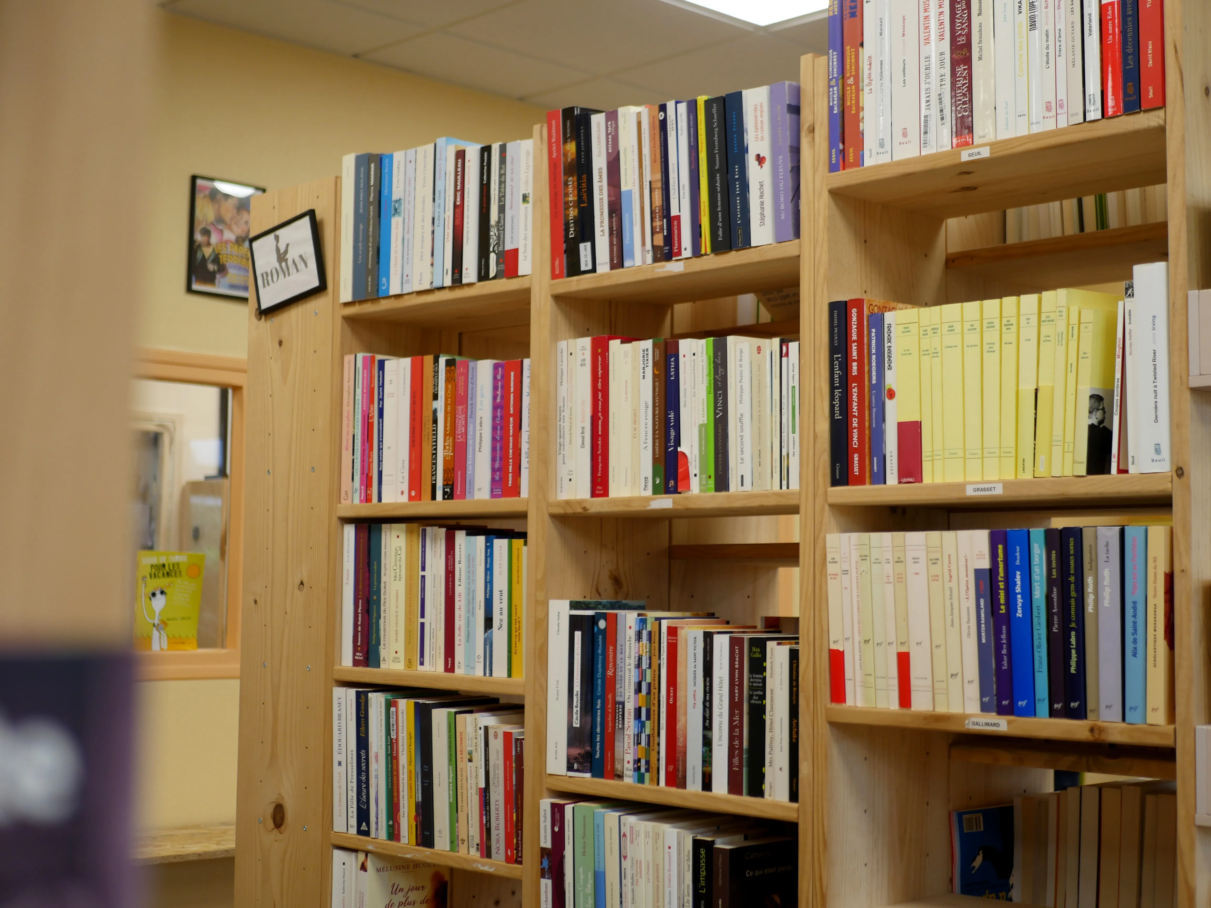 Une librairie solidaire et friperie engagée