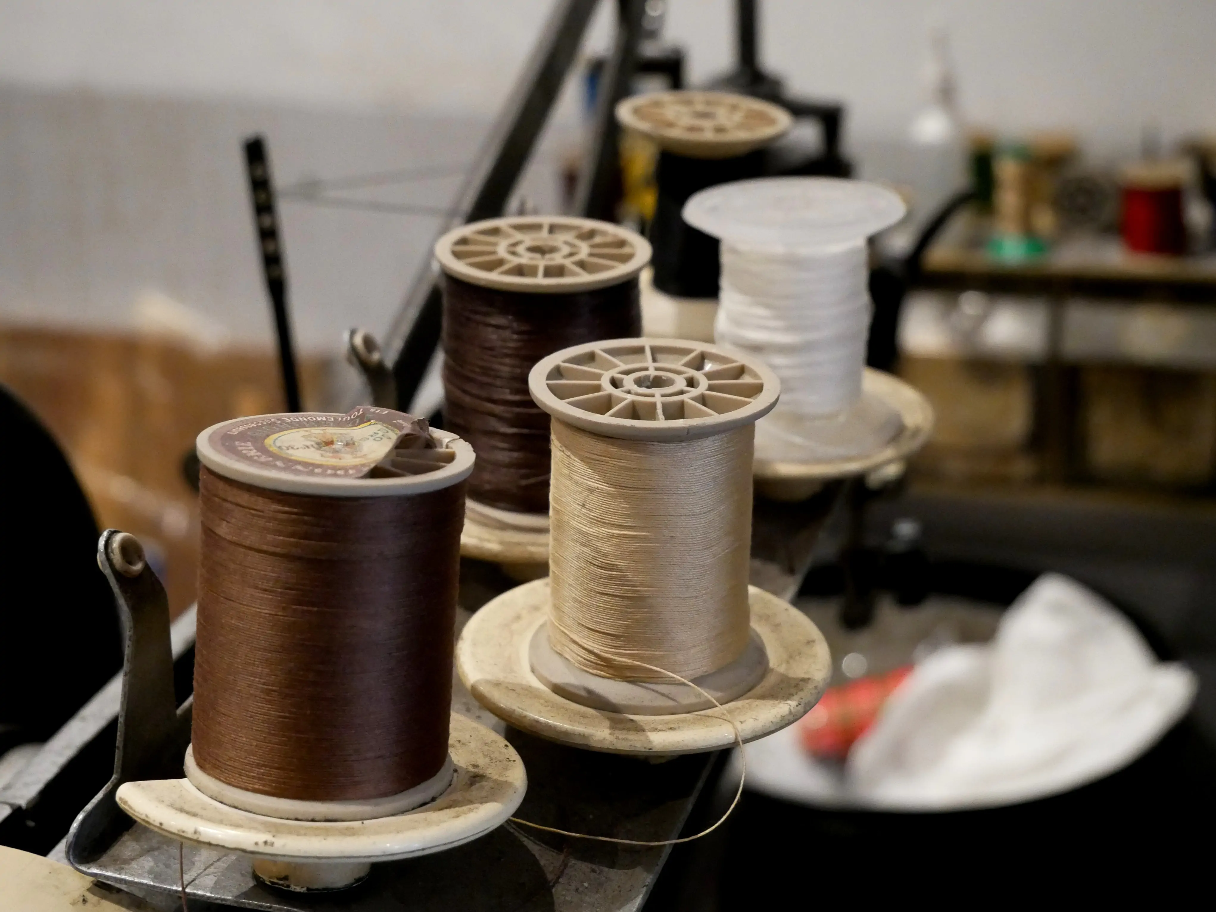 Le savoir-faire artisanal au cœur de la boutique
